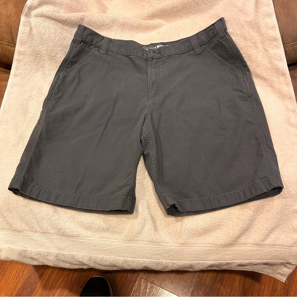 Carhartt Men's green Flat Front Shorts relax‎ fit men’s size 40.